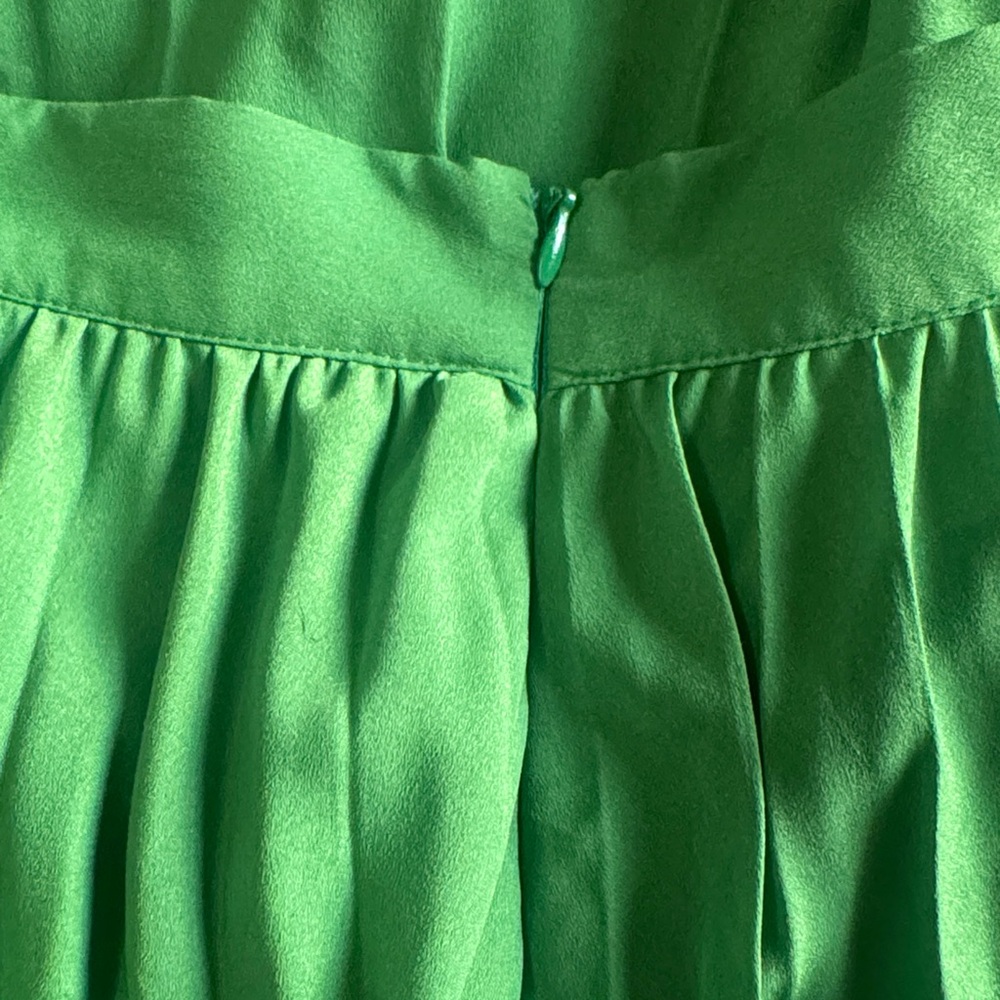 Elegant Green Maxi Skirt - Picture 3 of 3